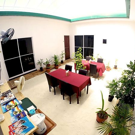 Royal Pearl Inn Maafushi Exteriör bild