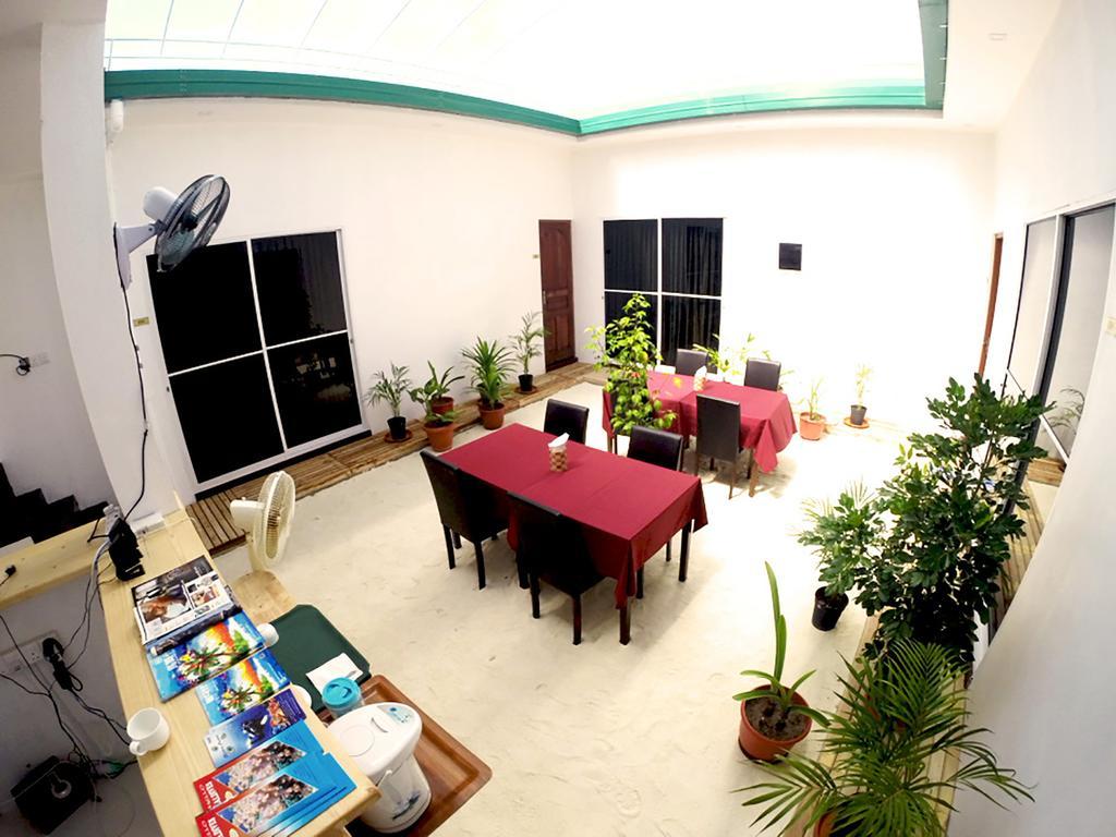 Royal Pearl Inn Maafushi Exteriör bild