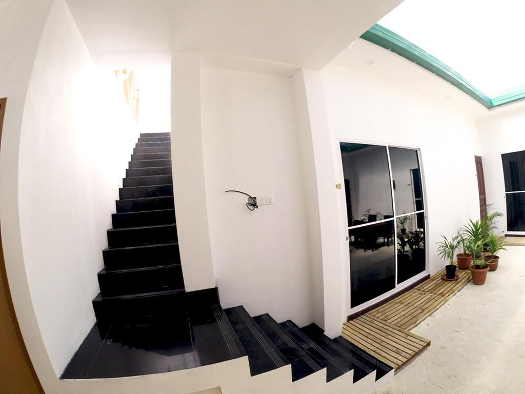 Royal Pearl Inn Maafushi Exteriör bild