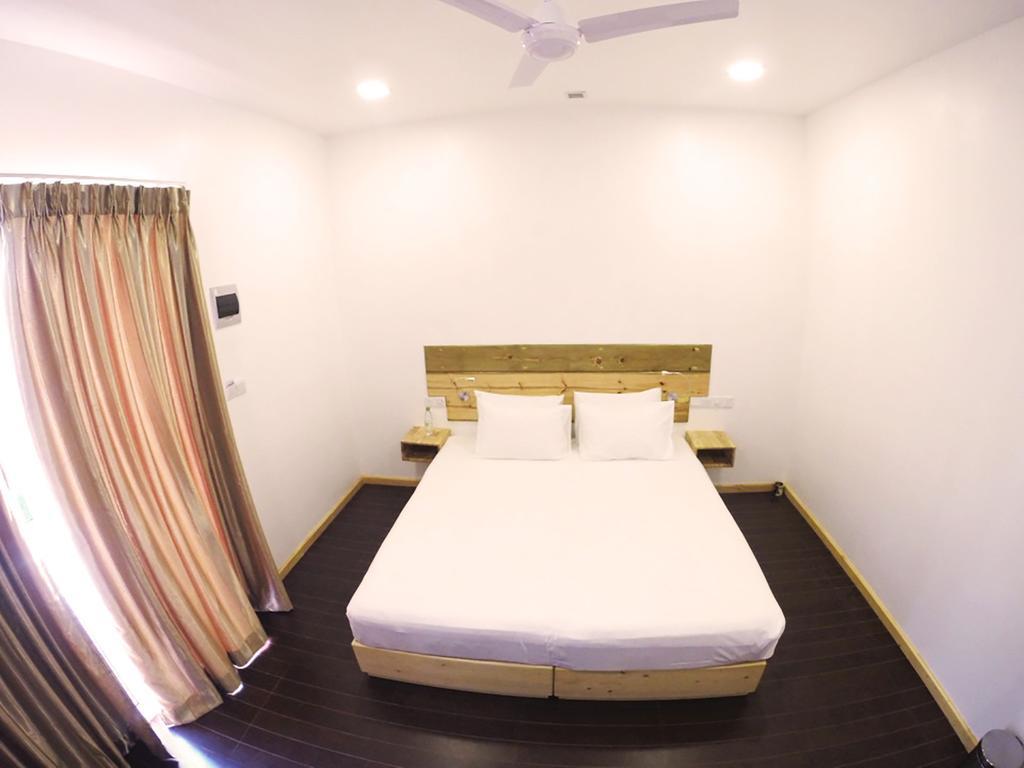 Royal Pearl Inn Maafushi Exteriör bild