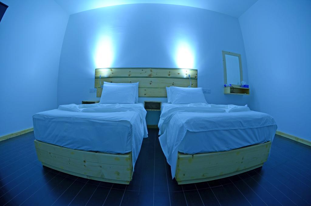 Royal Pearl Inn Maafushi Exteriör bild